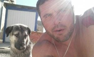 Soldado reencontra cão que adotou durante sua permanência no Iraque