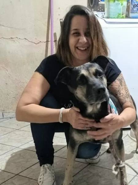 Cão que esperava antiga tutora viaja 4.000 km para reencontrá-la cao-que-esperava-tutora-viaja-km-para-reencontra-la-1