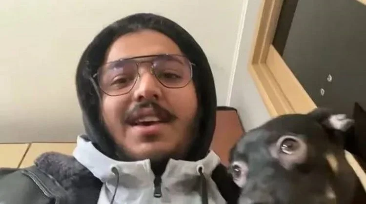 Estudante se recusa a deixar a Ucrânia sem o seu amado cachorro estudante-se-recusa-a-deixar-a-Ucrania-sem-o-cachorro