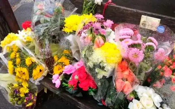 Esta homenagem póstuma celebrou a vida de mais um cachorro leal Esta homenagem póstuma celebrou a vida de mais um cachorro leal