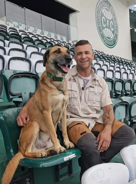 Do abandono ao estrelato: a trajetória inspiradora do Mascote Caramelo do Coritiba